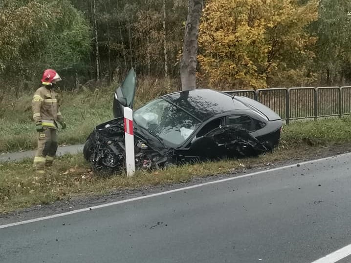 Nowa Ruda: Zderzyły się trzy auta - przesuń w prawo i zobacz zdjęcia