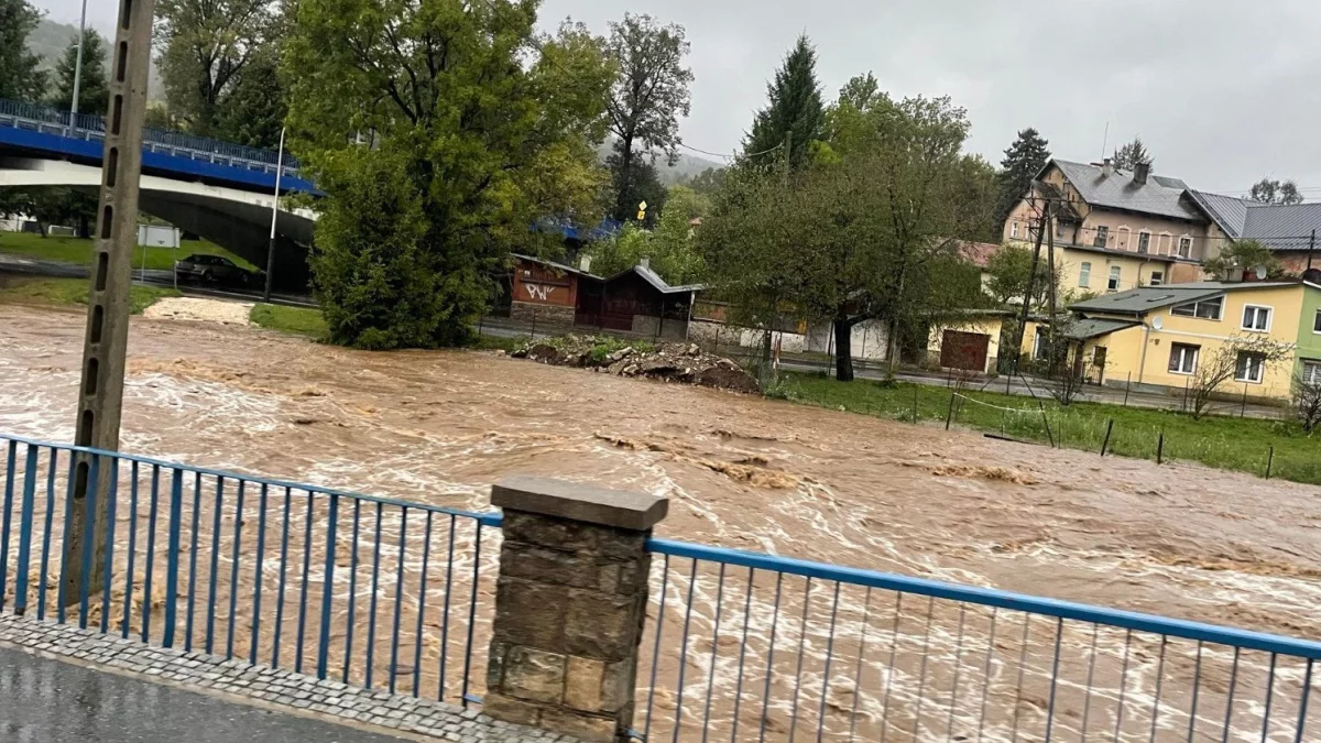 Ruszyła zbiórka dla mieszkańców Lądka-Zdroju - Zdjęcie główne