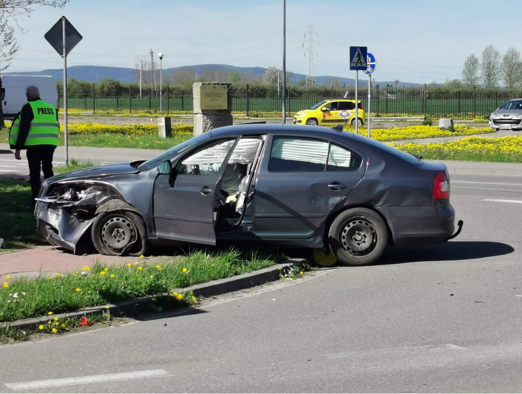 Kłodzko. Zderzenie na skrzyżowaniu Zajęczej i Objazdowej  - Zdjęcie główne