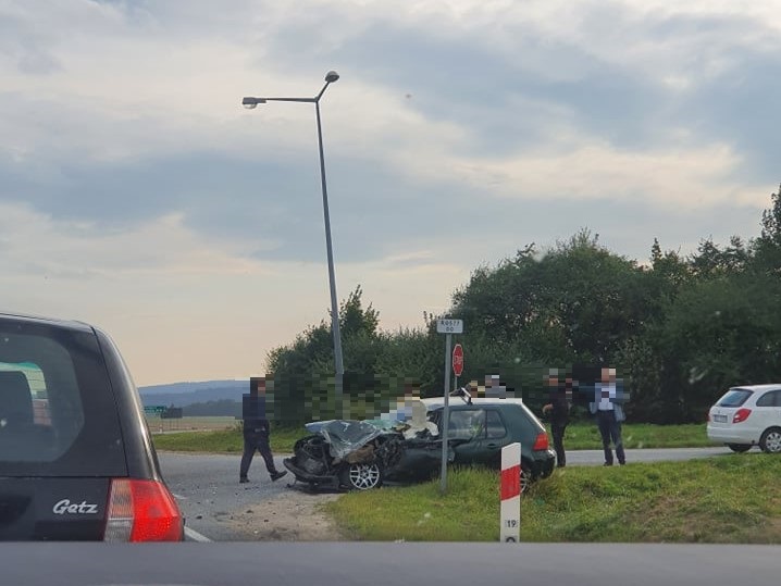 Bystrzyca Kłodzka: Kraksa na obwodnicy - przesuń w prawo i zobacz zdjęcia