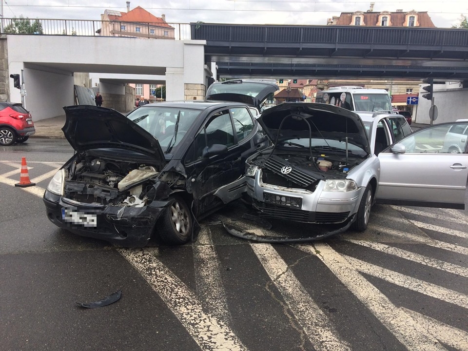 Zderzenie w Kłodzku, policja szuka świadków - Zdjęcie główne