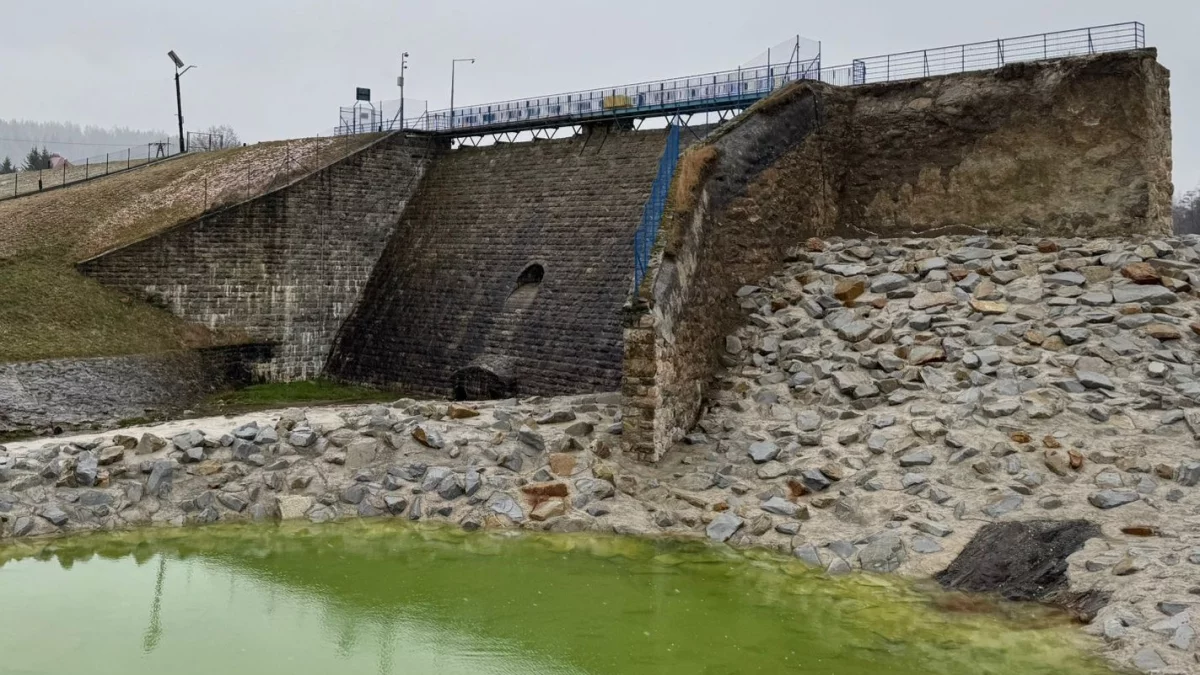 Podpisano umowy na prace projektowe zapory w Stroniu Śląskim [zdjęcia]