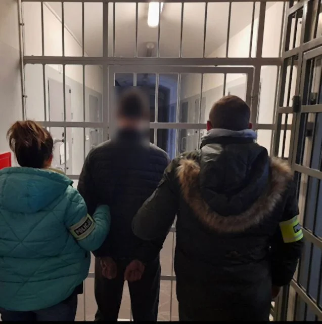 Polanica-Zdrój. Policjanci ścigali 24-letniego kierowcę - Zdjęcie główne