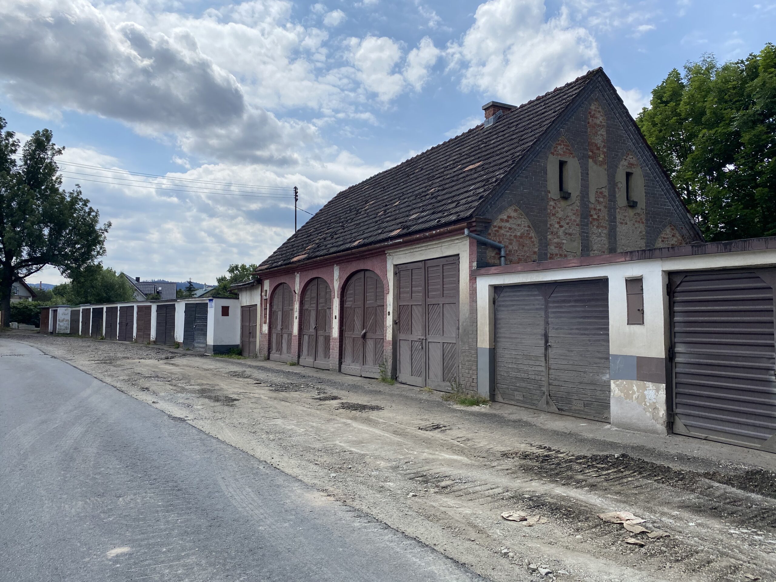 Nie przejedziesz ulicą Nad Potokiem - Zdjęcie główne