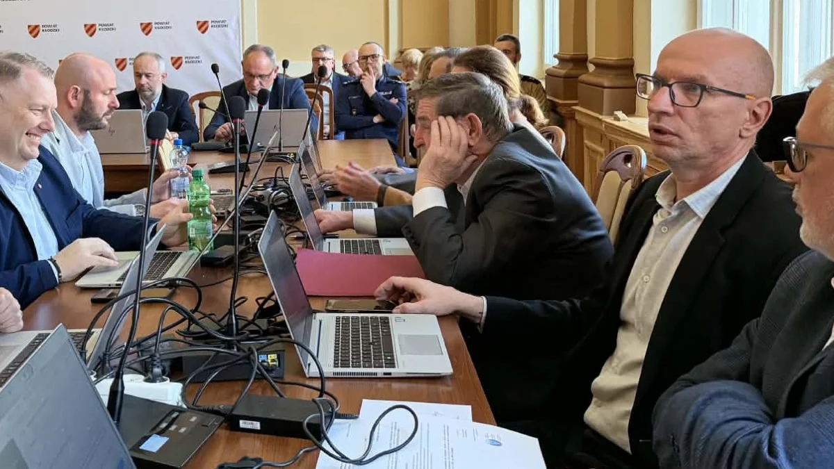 Kolejna sesja Rady Powiatu Kłodzkiego za nami [zdjęcia]