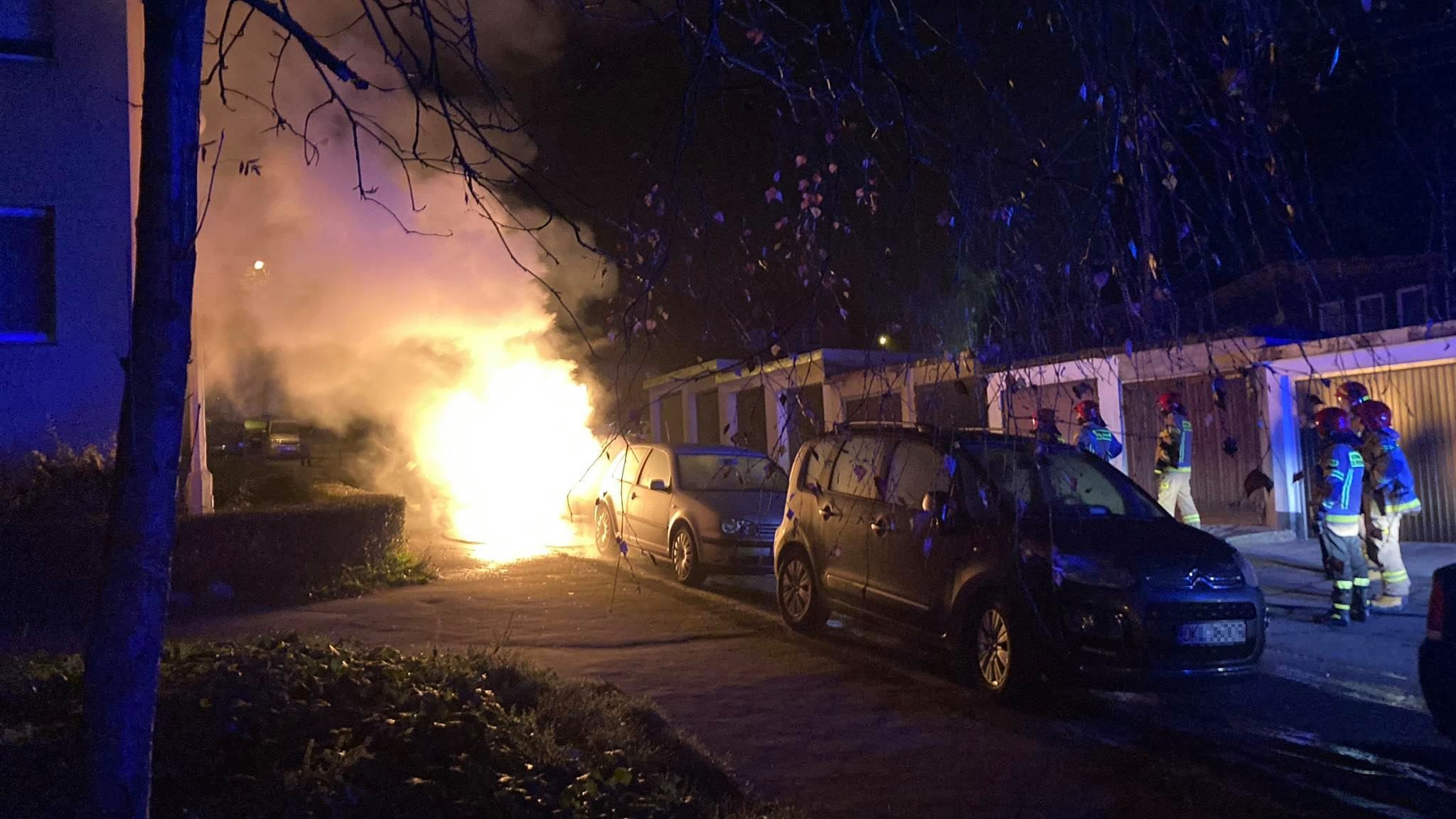 Płonące auto w Kłodzku [FOTO, VIDEO] - Zdjęcie główne