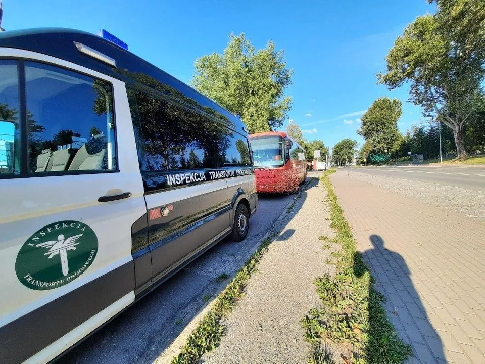 Kłodzko. Autobus z niesprawnymi hamulcami wyjechał na drogi - Zdjęcie główne