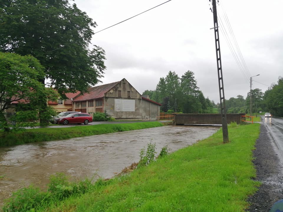 Najwyższy alert hydrologiczny w zlewni Nysy Kłodzkiej - Zdjęcie główne