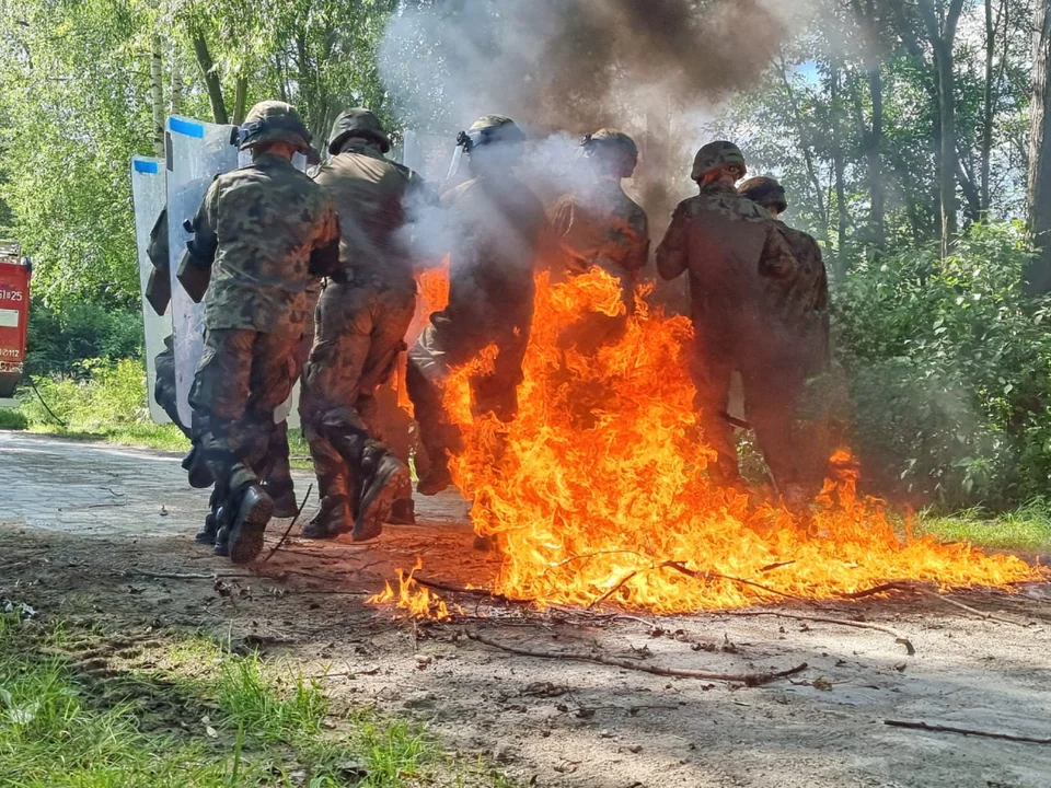 Kłodzko. Strażacy szkolili żołnierzy - Zdjęcie główne