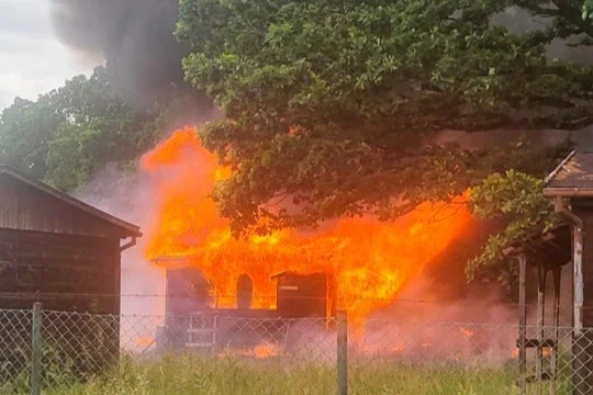 Pożar budynku letniskowego w Kudowie–Zdroju - Zdjęcie główne