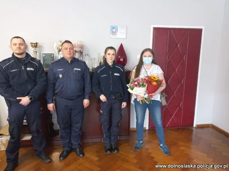 Gmina Kłodzko. Dziewczynka podziękowała policjantom za uratowanie życia. Wzruszający list - Zdjęcie główne