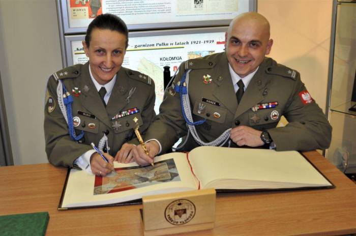 Zmiana dowódcy - Zdjęcie główne