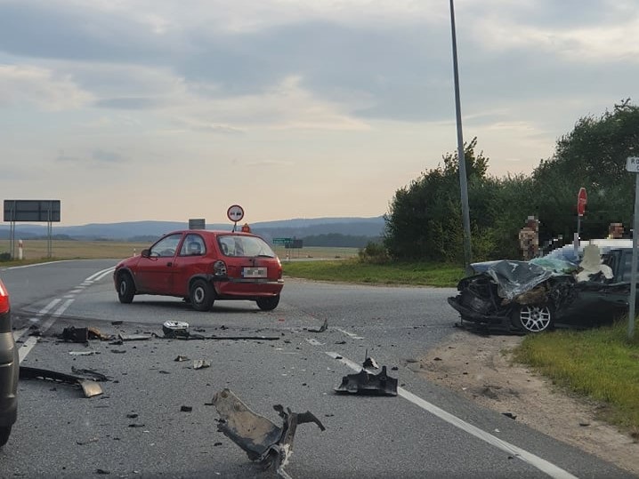 Bystrzyca Kłodzka: Kraksa na obwodnicy - przesuń w prawo i zobacz zdjęcia