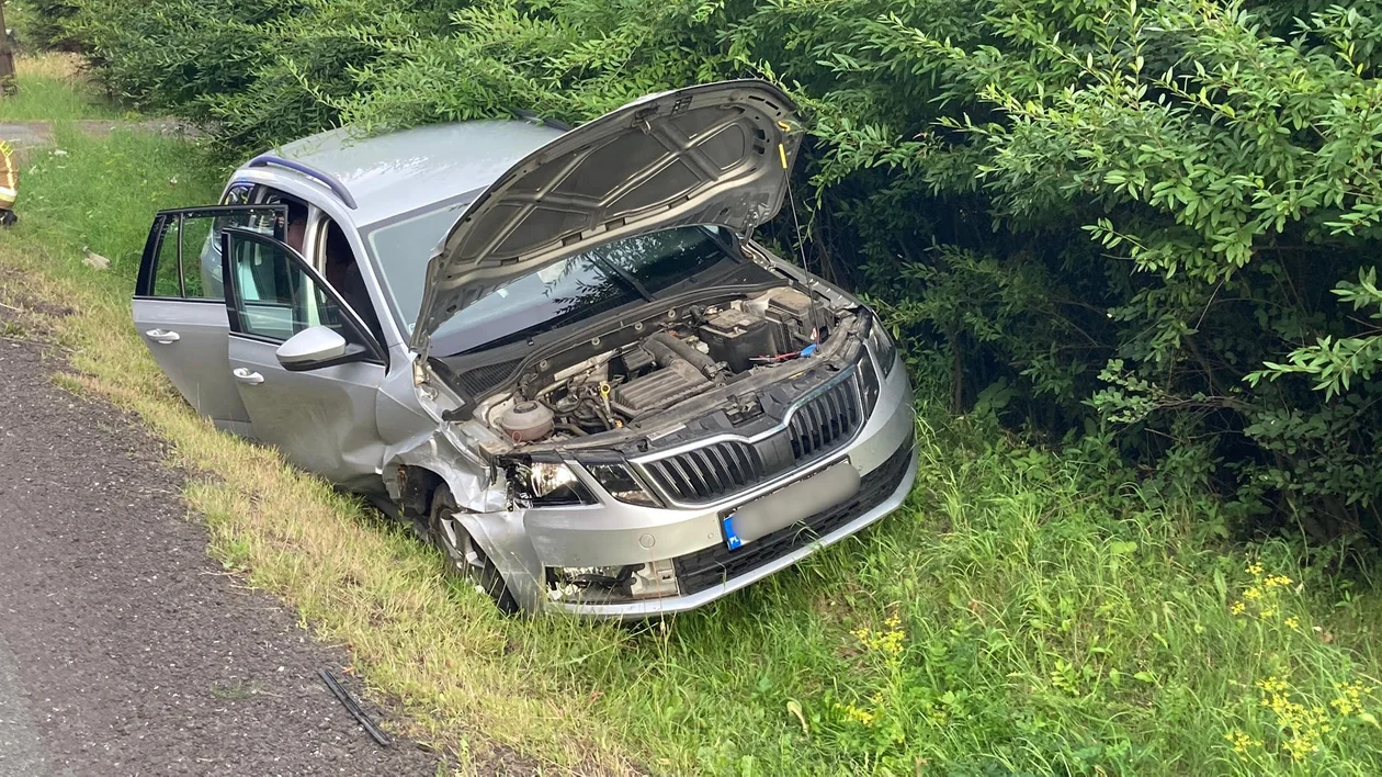 Polanica-Zdrój. Kolizja na krajowej ósemce. Kierowca volkswagena nie zauważył drugiego auta [aktualizacja] - Zdjęcie główne