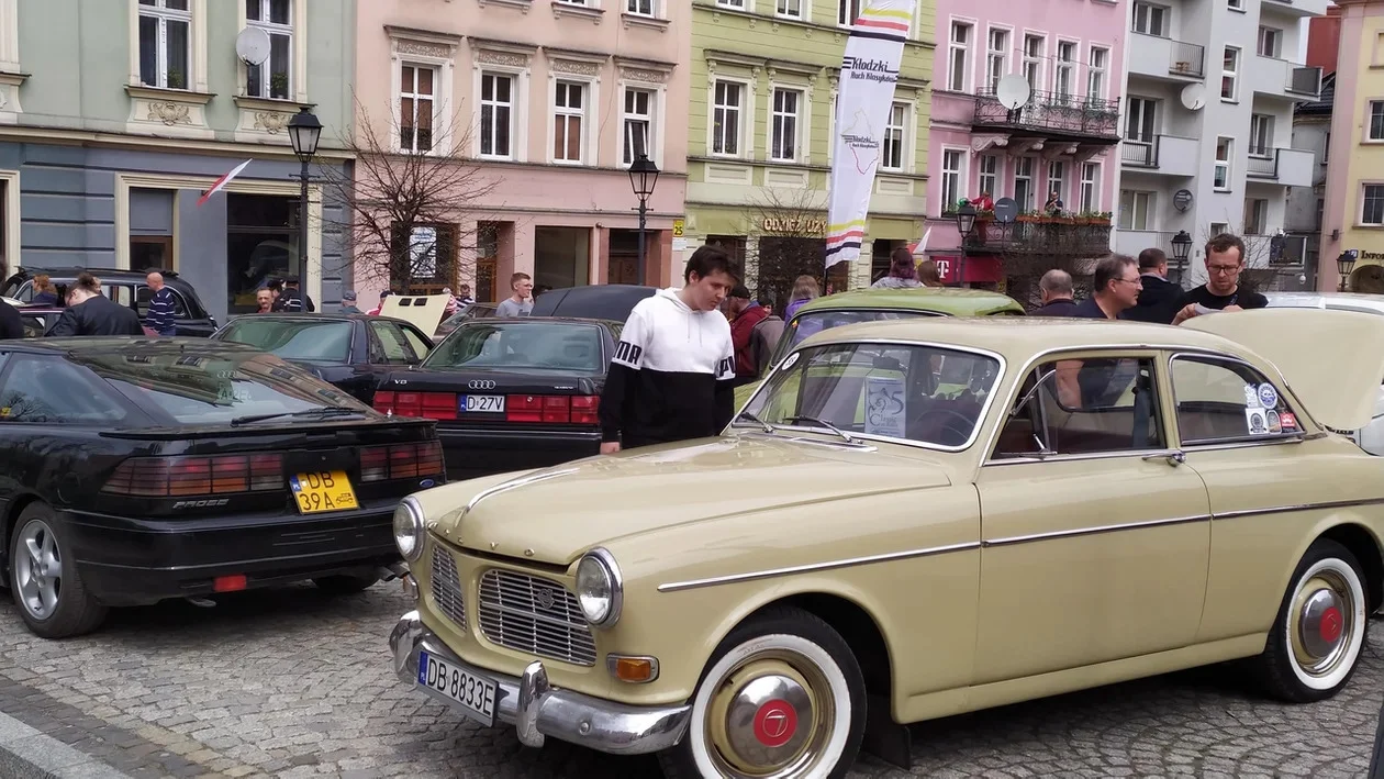 Kłodzki Ruch Klasyków zaprasza na noworudzki rynek - Zdjęcie główne