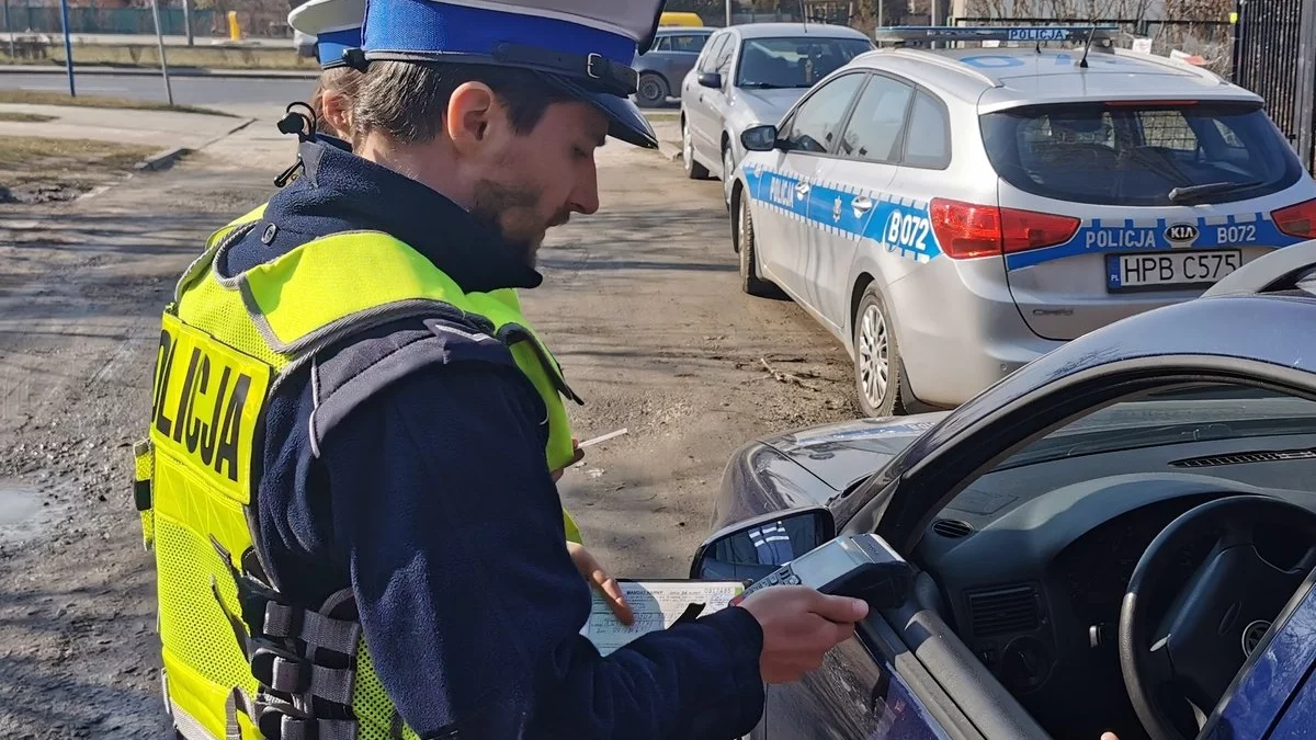 Lądek-Zdrój. Złamał sądowe zakazy prowadzenia pojazdów. Usłyszał wyrok bezwzględnego więzienia - Zdjęcie główne