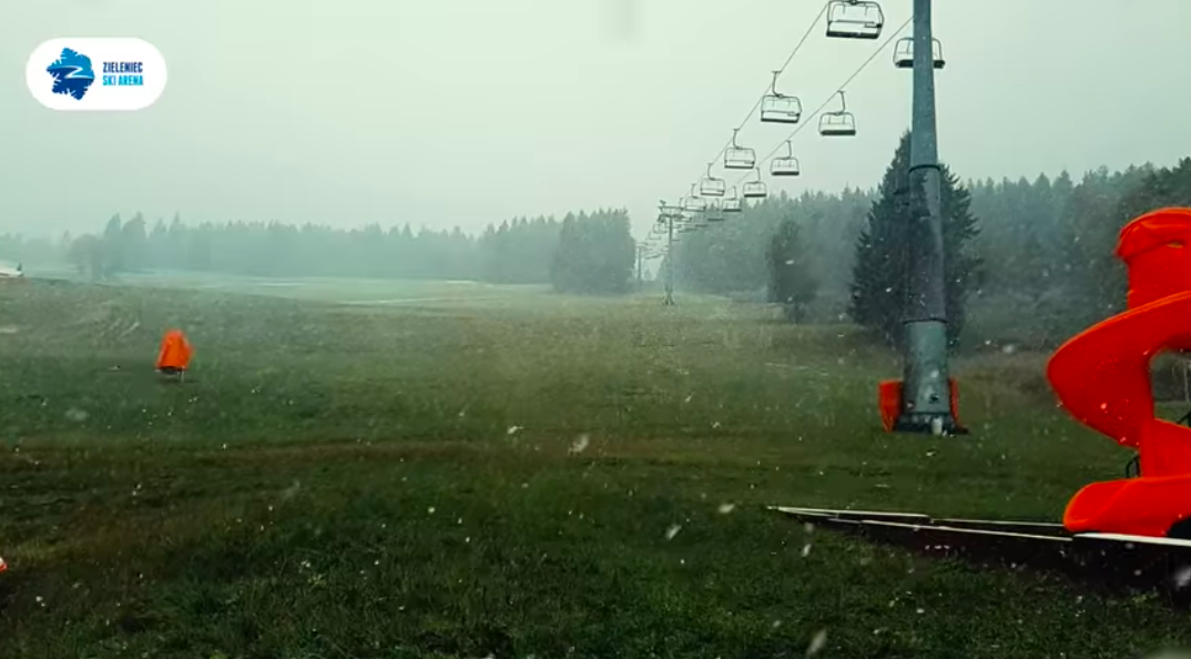 A tak śnieg padał dziś w Zieleńcu