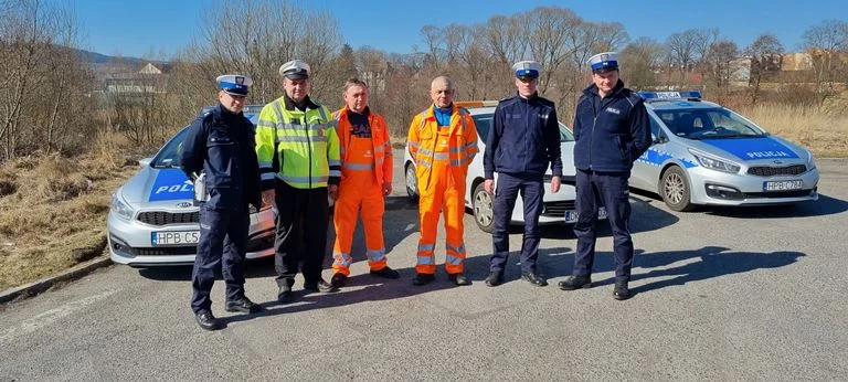 Wczoraj policja oraz przedstawiciele GDDKiA uczestniczyli w akcji ”Na Drodze –Patrz i Słuchaj”