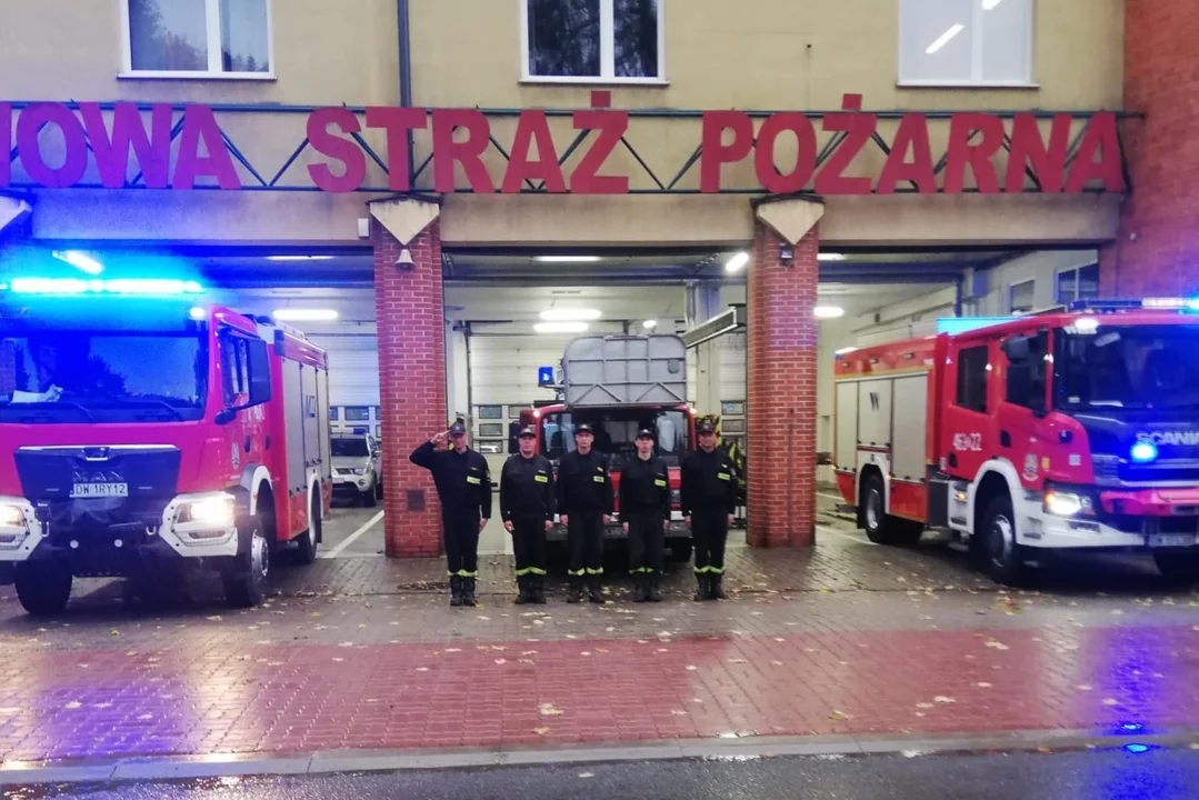 Powiat Kłodzki. Strażacy oddali hołd zmarłemu w czasie akcji koledze - Zdjęcie główne