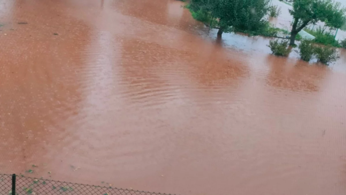 Powiat kłodzki. Pierwszy potwierdzony zgon przez utonięcie w Krosnowicach. Sytuacja powodziowa jest coraz gorsza - Zdjęcie główne