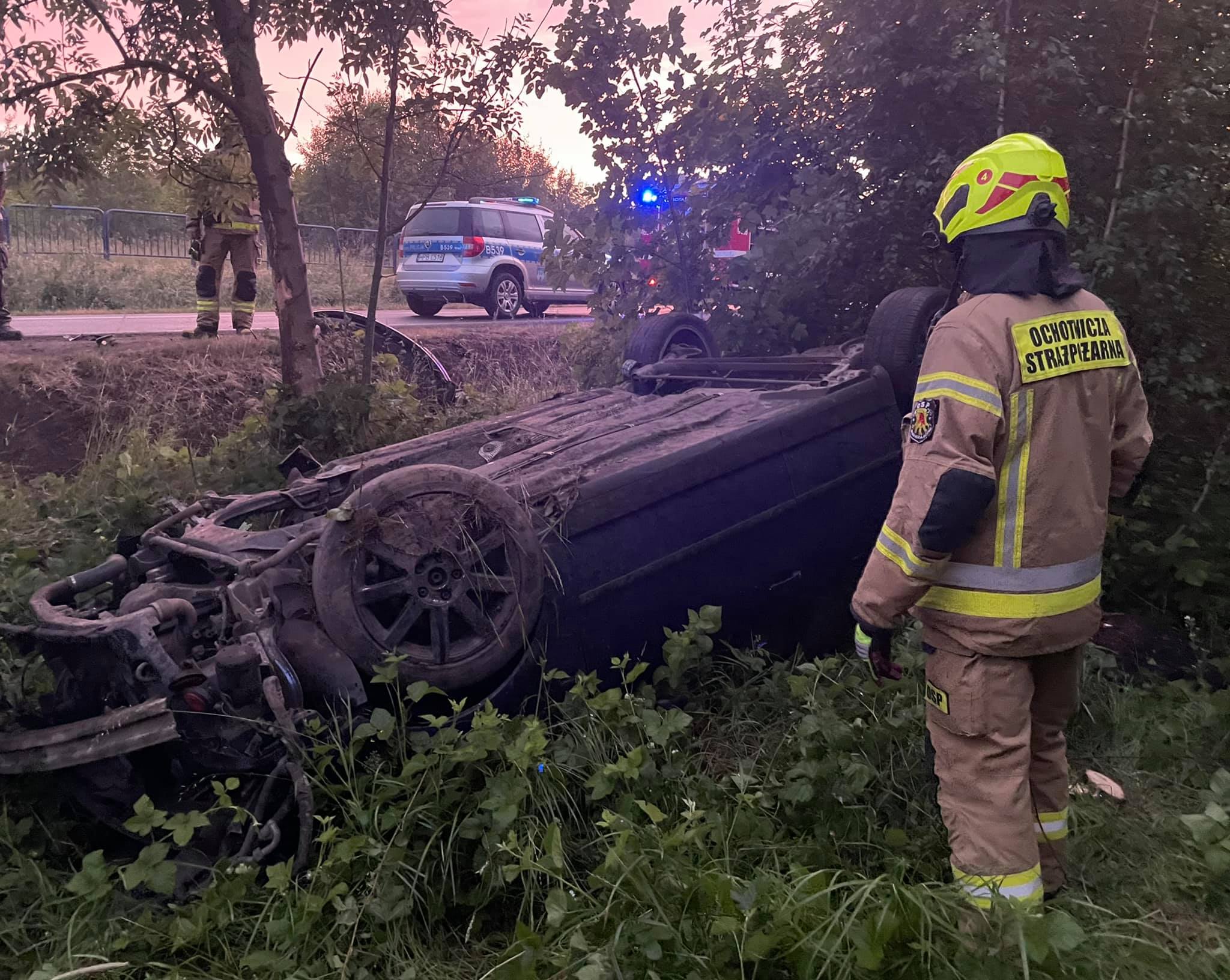 Nowa Ruda: Kierowca nie zapanował nad pojazdem na łuku drogi