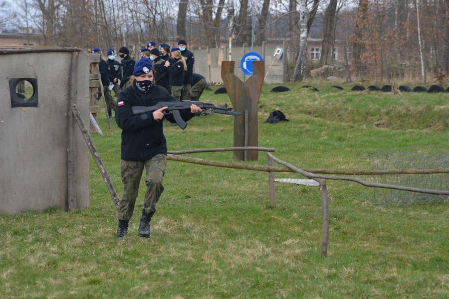 Kłodzko: Egzamin miał sprawdzić umiejętności uczniów z klas mundurowych 