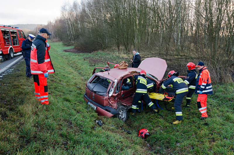 Wypadek drogowy, jedna osoba zabrana do szpitala - Zdjęcie główne