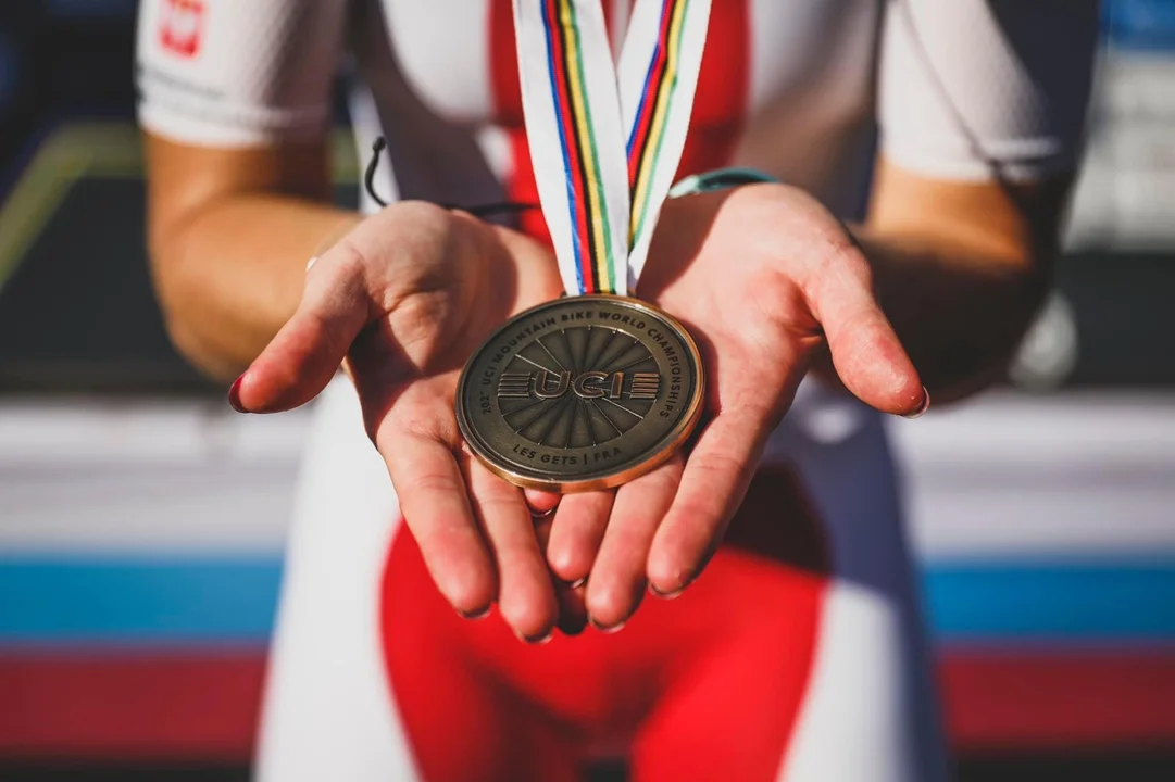 Natalia Grzegorzewska z Kłodzka zdobyła brązowy medal na Mistrzostwach Świata w kolarstwie górskim - Zdjęcie główne