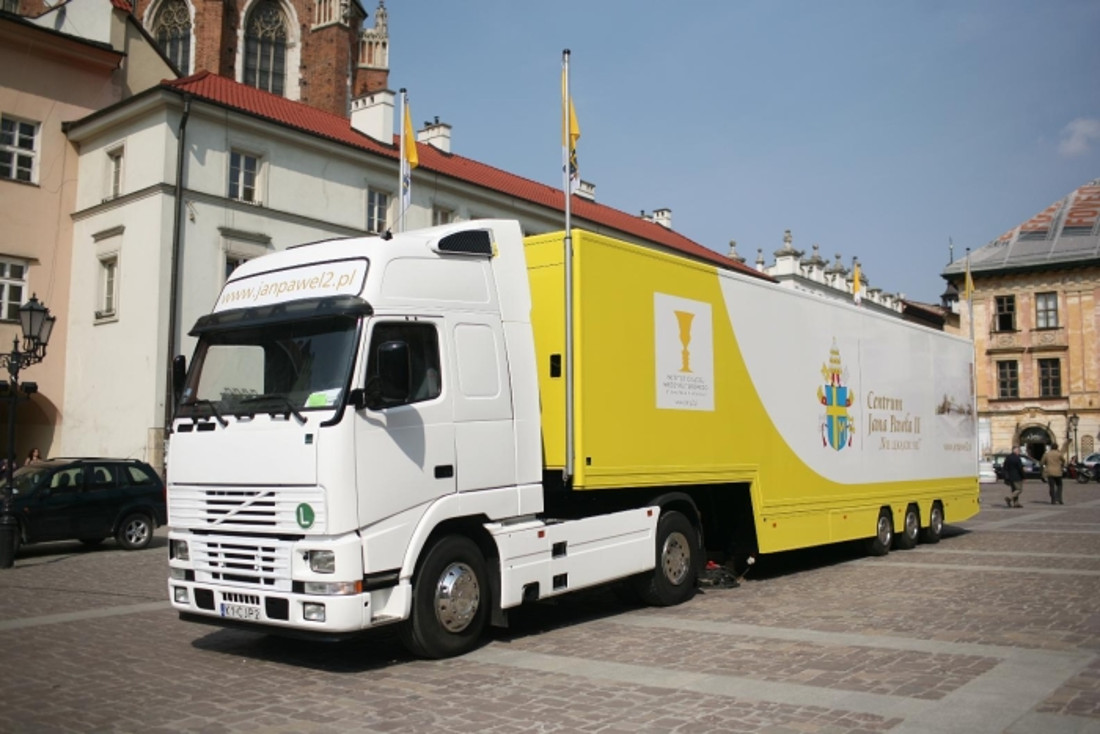 Do kłodzka przyjedzie mobilne muzeum Jana Pawła II - Zdjęcie główne
