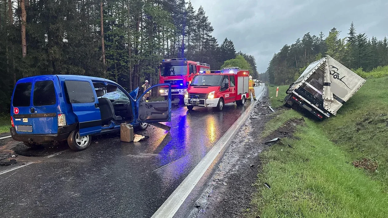 Groźny wypadek na krajowej ósemce. Sprawą zajmuje się prokuratura - Zdjęcie główne