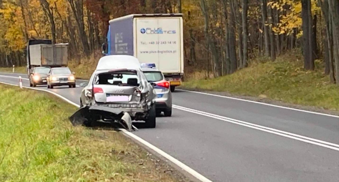 Podzamek. Zderzyły się trzy auta. Są ranni - Zdjęcie główne