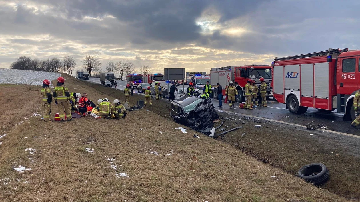 Wypadek za Boguszynem. 5 osób poszkodowanych - Zdjęcie główne