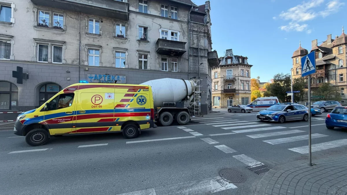 Potrącenie w sąsiednim powiecie na pasach