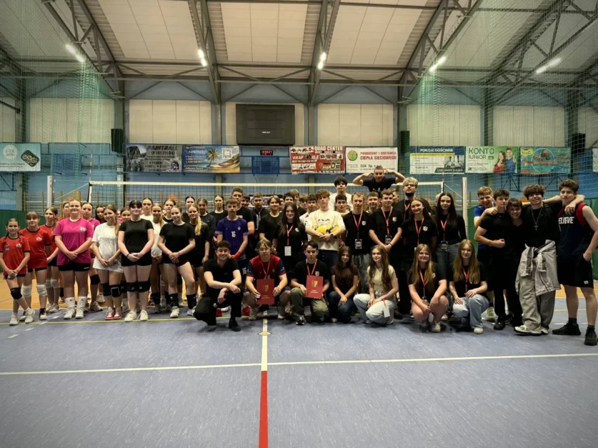 Sportowe emocje podczas Turnieju Siatkówki Młodzieżowej Rady Powiatu Ząbkowickiego