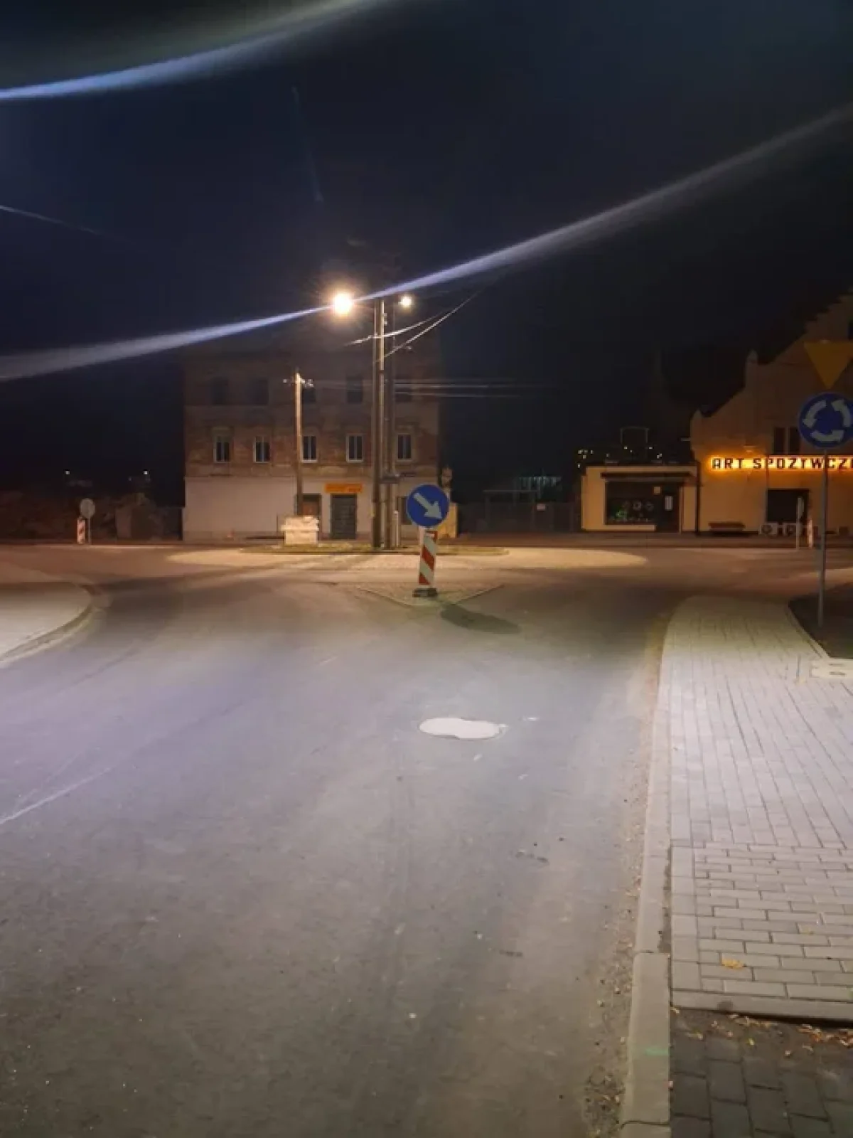 Przyłęk. Nowe rondo już gotowe. Kiedy koniec utrudnień na drodze do Barda? [zdjęcia]