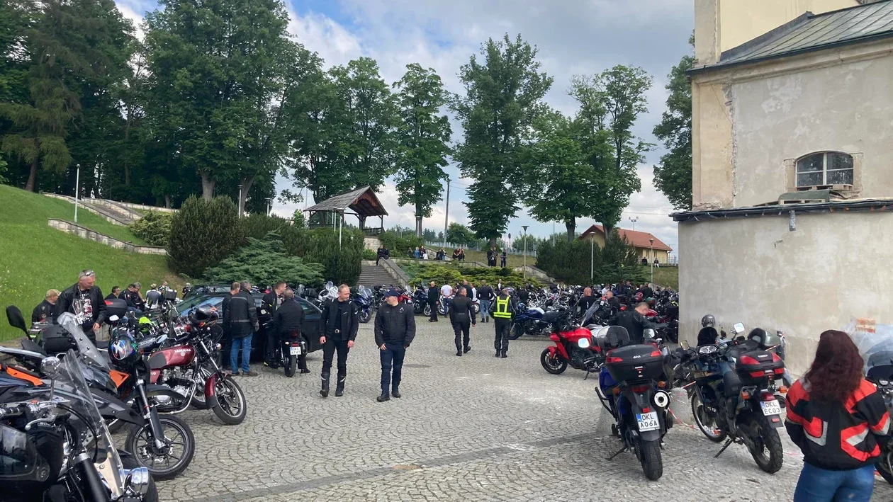 Rozpoczęcie sezonu motocyklowego w Wambierzycach - Zdjęcie główne