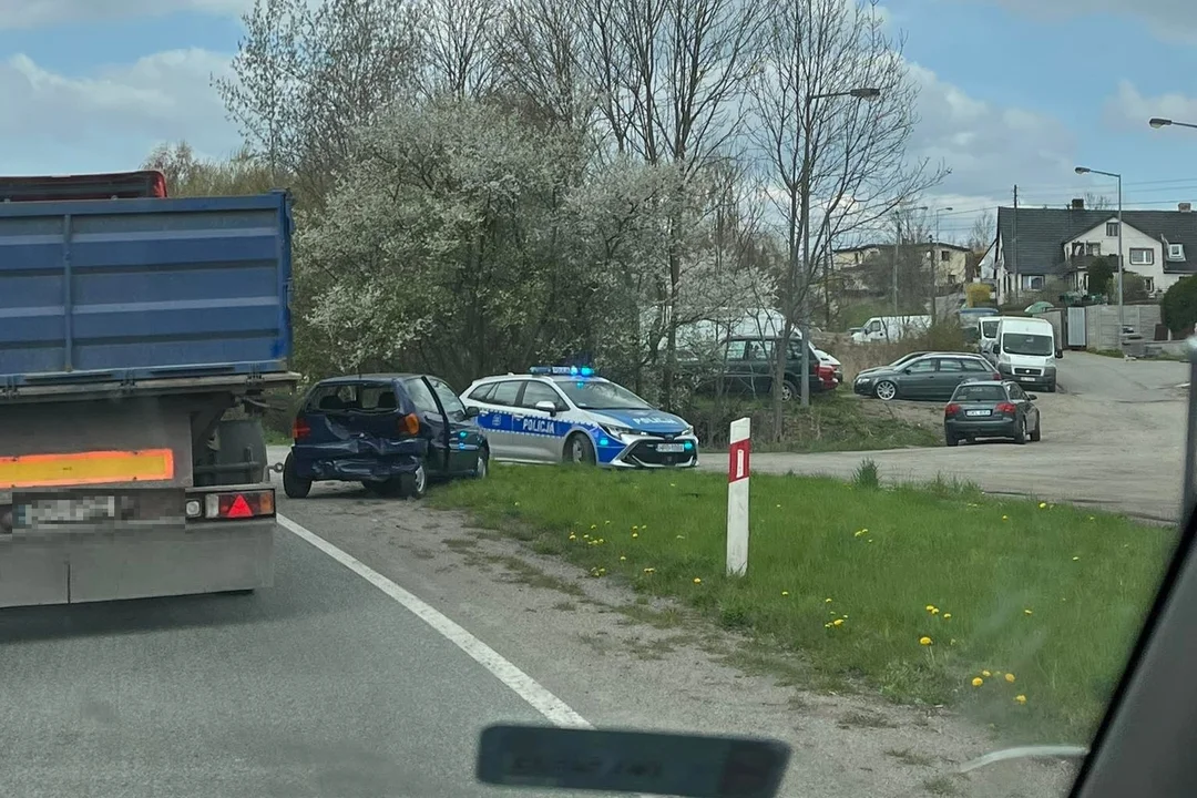 Nowa Ruda. Zderzenie na ul. Węglowa Wola. Jedna osoba trafiła do szpitala - Zdjęcie główne