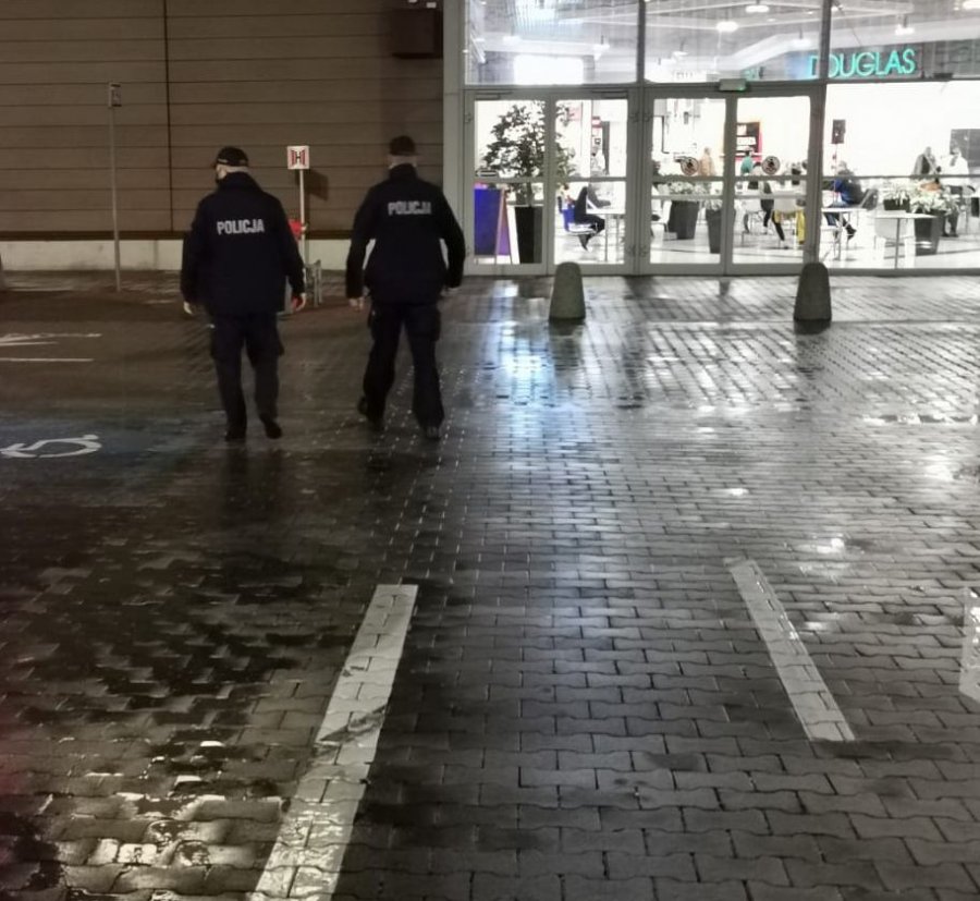 Mieszkańcy pod kontrolą policji - Zdjęcie główne