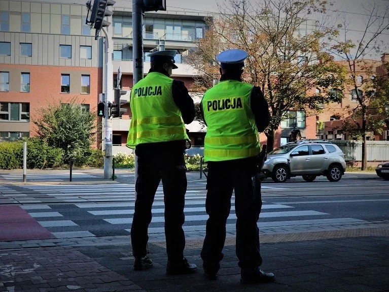 Nowa Ruda. Straż miejska i policja o bezpiecznej drodze do szkoły - Zdjęcie główne