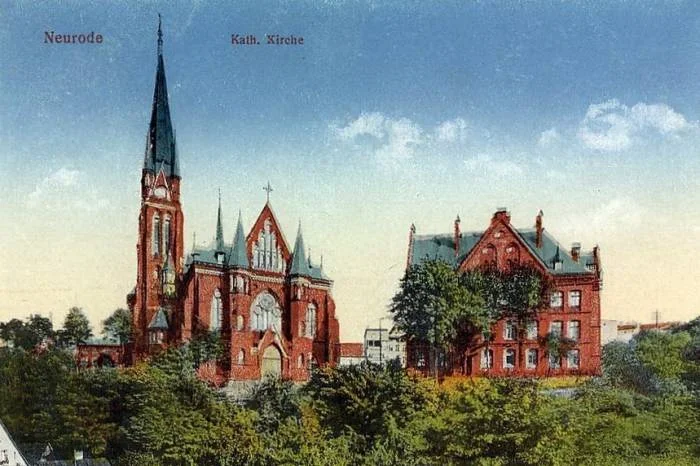 Tak na początku XX wieku wyglądał kościół św. Mikołaja w Nowej Rudzie. - Zdjęcie główne