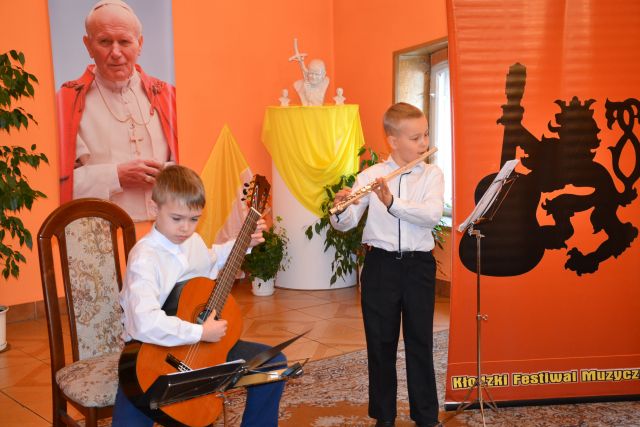 Gitariada w bibliotece - Zdjęcie główne