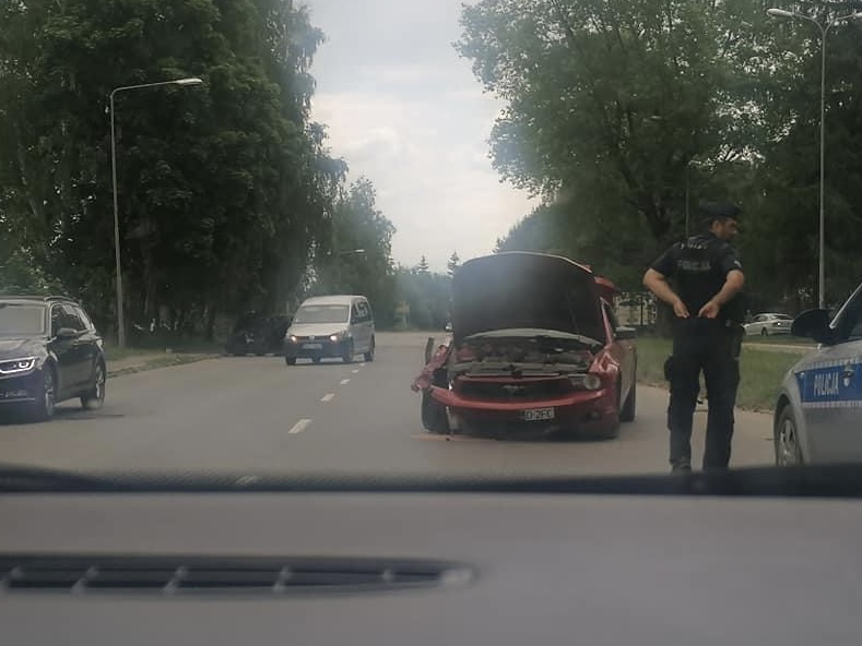 Służby ustalają przyczyny zdarzenia.