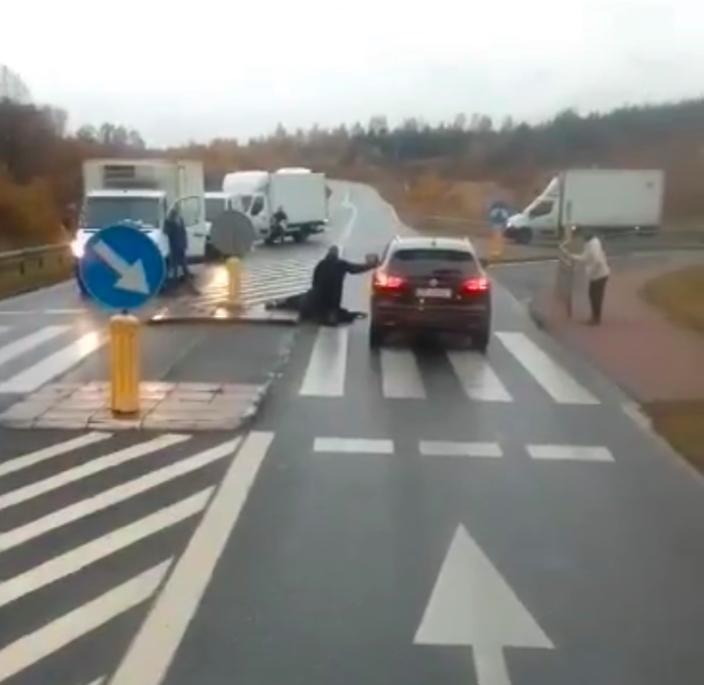 Nowa Ruda. Potrącenie na pasach. Mężczyzna trafił do szpitala - Zdjęcie główne