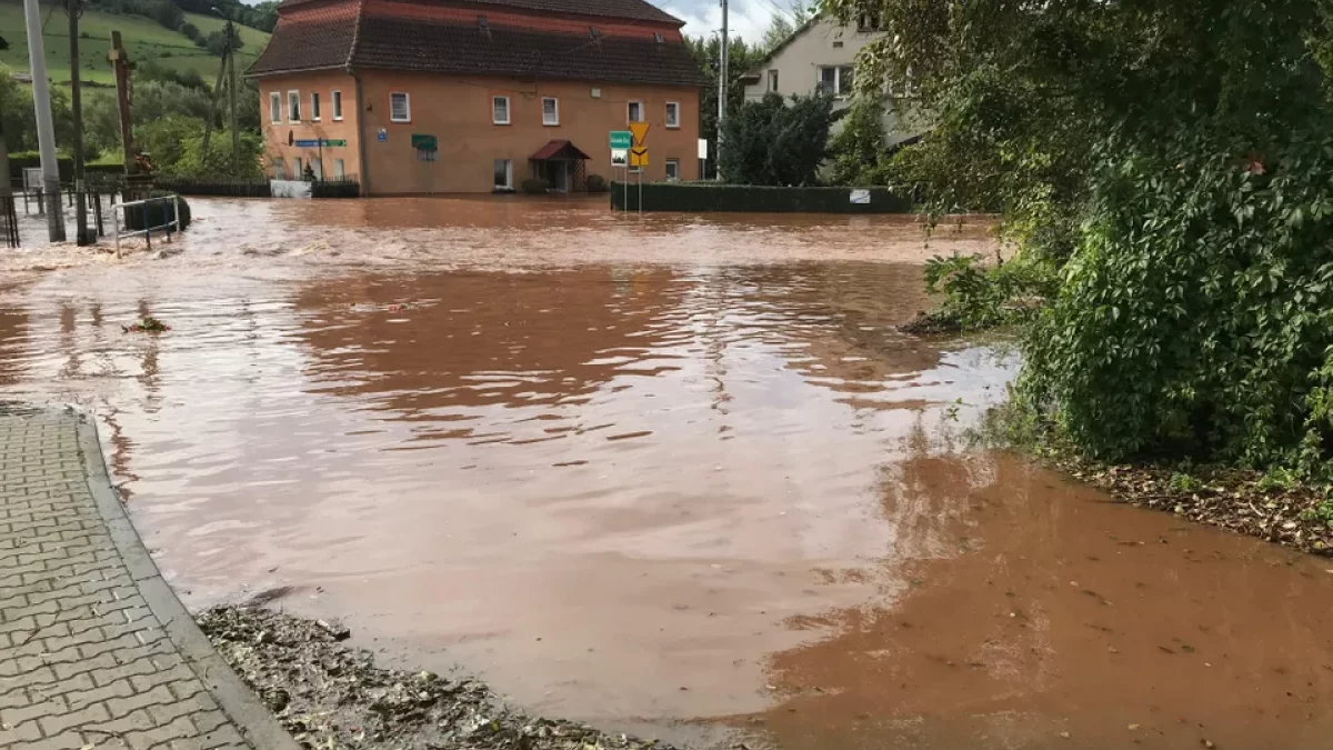 Gmina Radków. Ponad 2 miliony złotych na wsparcie dla powodzian - Zdjęcie główne