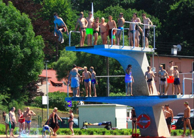 Wieża do skoków cieszy się dużym powodzeniem