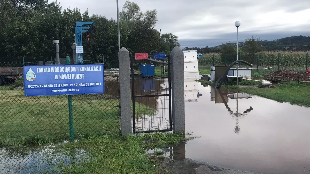 Ścinawka Dolna. Zalana przepompownia - Zdjęcie główne