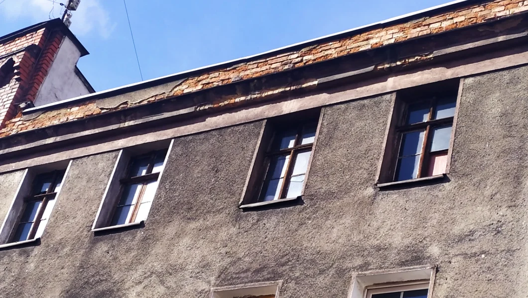 Nowa Ruda. Tylko 70 tys. zł na wymianę okien, a ludzie czekają latami - Zdjęcie główne
