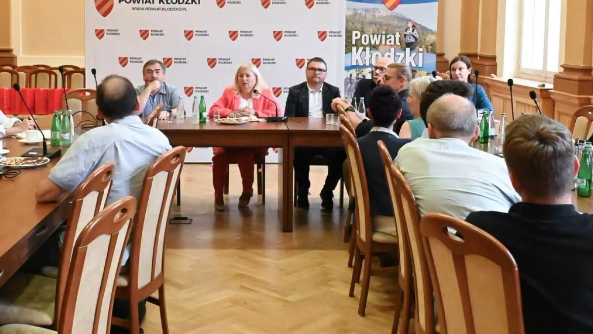 Spotkanie w sprawie ochrony przeciwpowodziowej w Powiecie Kłodzkim [galeria]