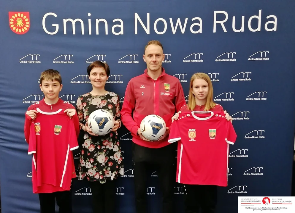 Gmina Nowa Ruda. Nowy sprzęt sportowy dla zawodników z Woliborza - Zdjęcie główne