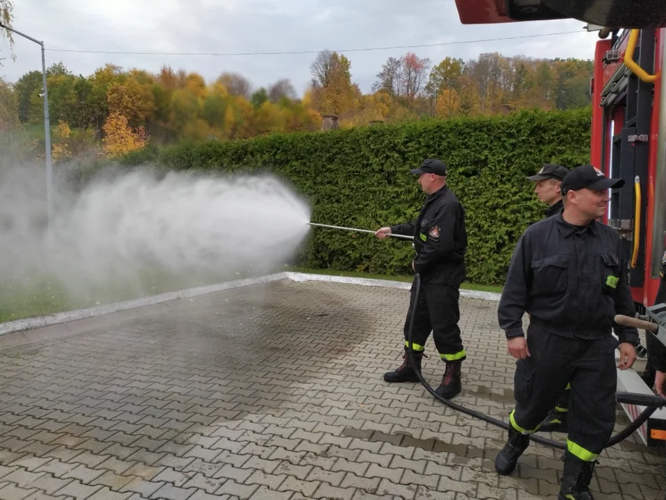 Sprzęt za 4 tysiące trafił do strażaków z Nowej Rudy - Zdjęcie główne